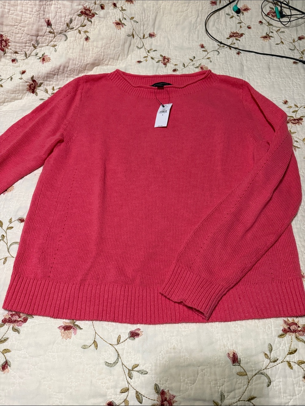 Banana Republic Hot Pink / Watermelon light Crewneck Sweater NWT
